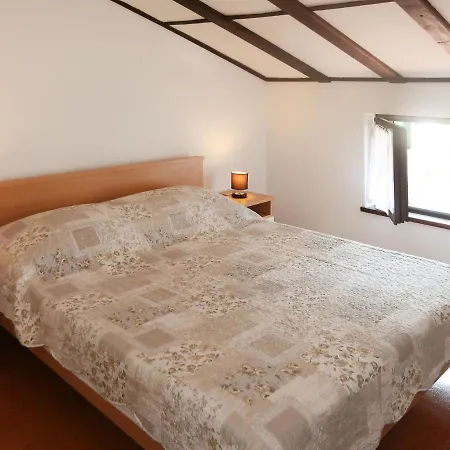 Violetta - Lbn200 By Interhome *