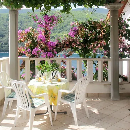 Violetta - Lbn200 By Interhome